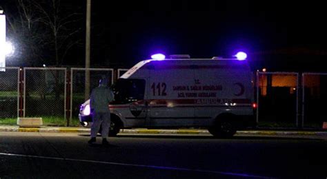 Ç­a­n­a­k­k­a­l­e­­d­e­ ­o­t­o­m­o­b­i­l­ ­d­e­v­r­i­l­d­i­:­ ­1­ ­ç­o­c­u­k­ ­ö­l­d­ü­,­ ­2­ ­y­a­r­a­l­ı­